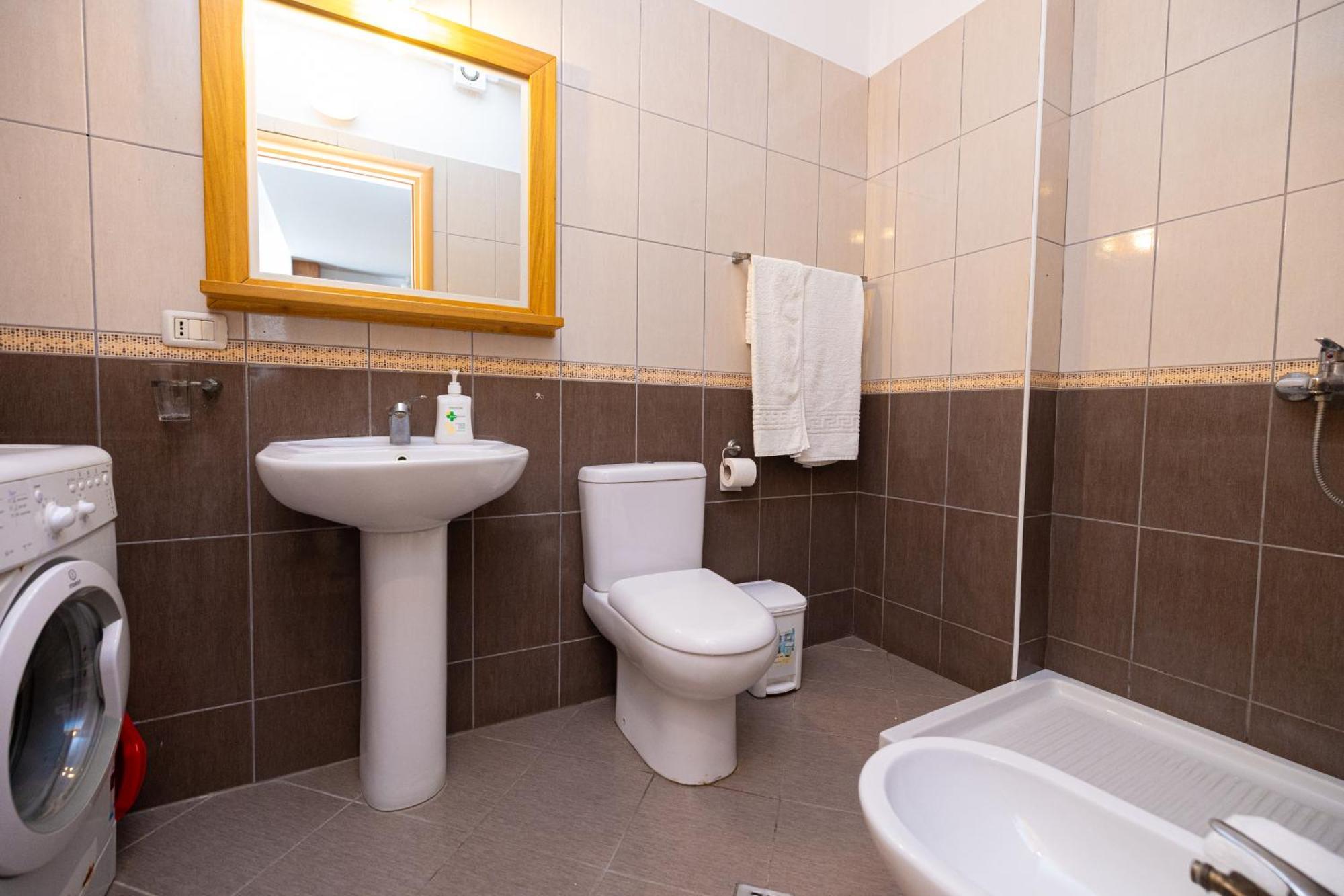 Lucas Apartments Rental Vlorë Eksteriør billede