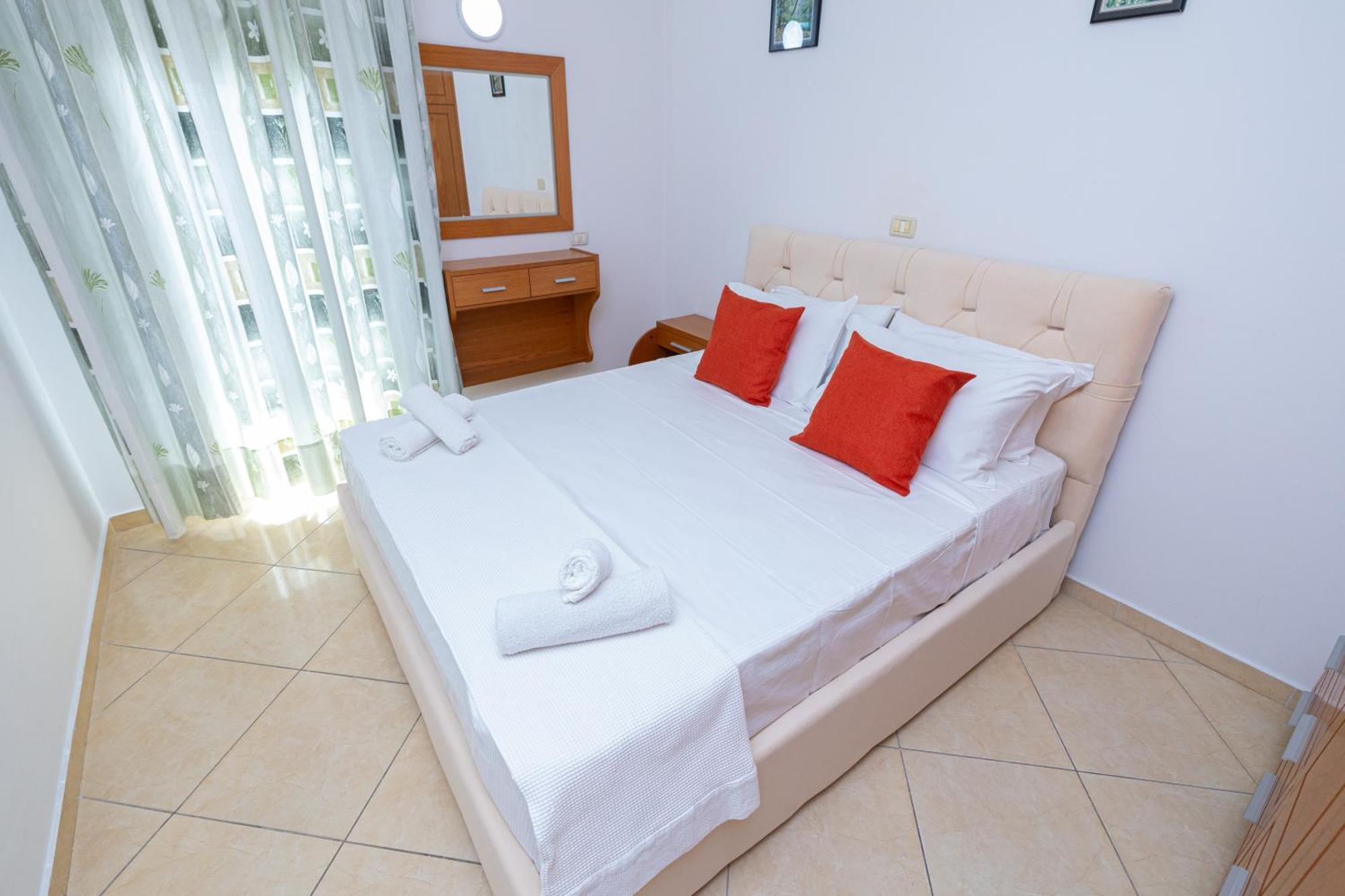 Lucas Apartments Rental Vlorë Eksteriør billede